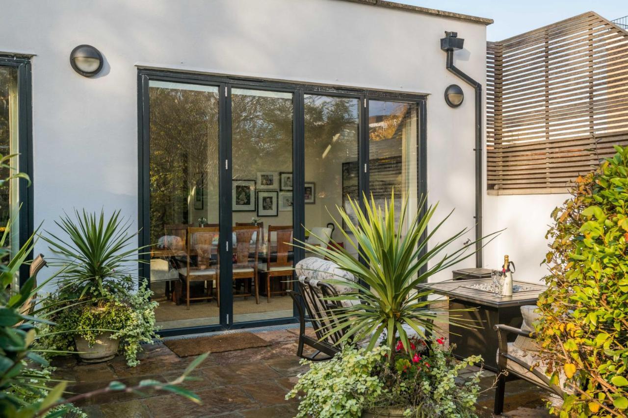 Breathtaking Putney Home With Gorgeous Garden Richmond  Eksteriør billede