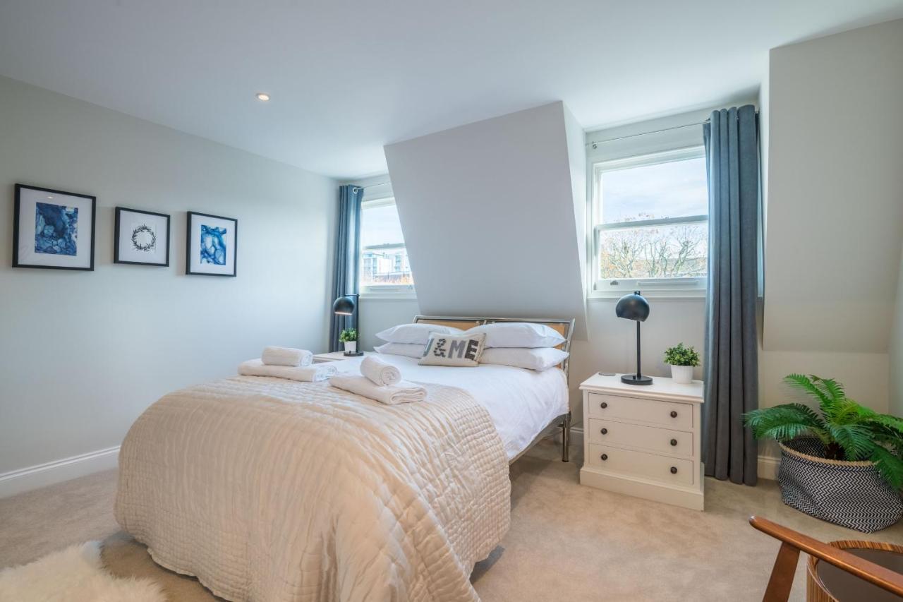 Breathtaking Putney Home With Gorgeous Garden Richmond  Eksteriør billede